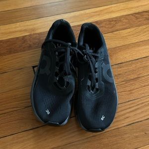 ON CLOUDMONSTER WOMENS RUNNING SNEAKERS